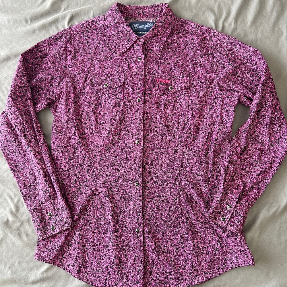 Wrangler Women's Pink Patterned Button Down Shirt